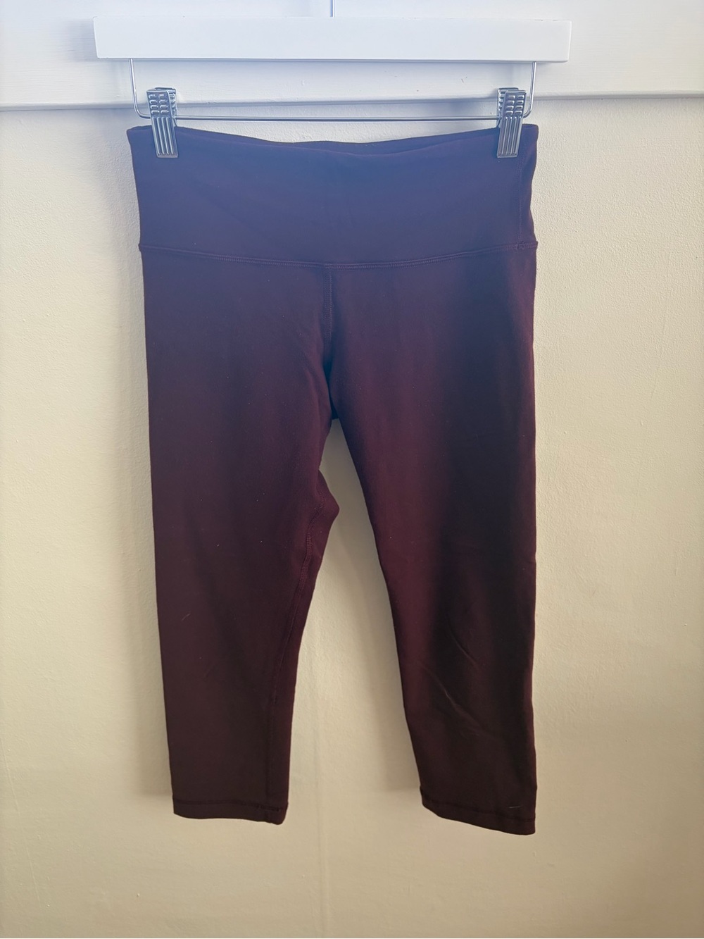 Lululemon burgundy Capri leggings #activewear #yoga